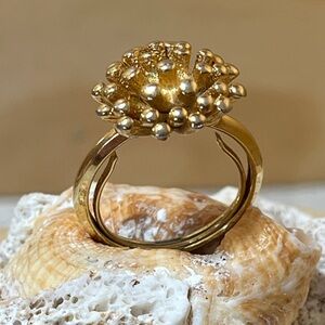 Vintage Avon Sunflare Adjustable Gold Tone Ring